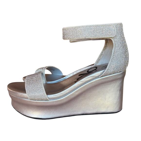 OTBT Status Wedge Rhinestone Covered Metallic Silver Platform Sandals size 9.5 - Picture 1 of 16